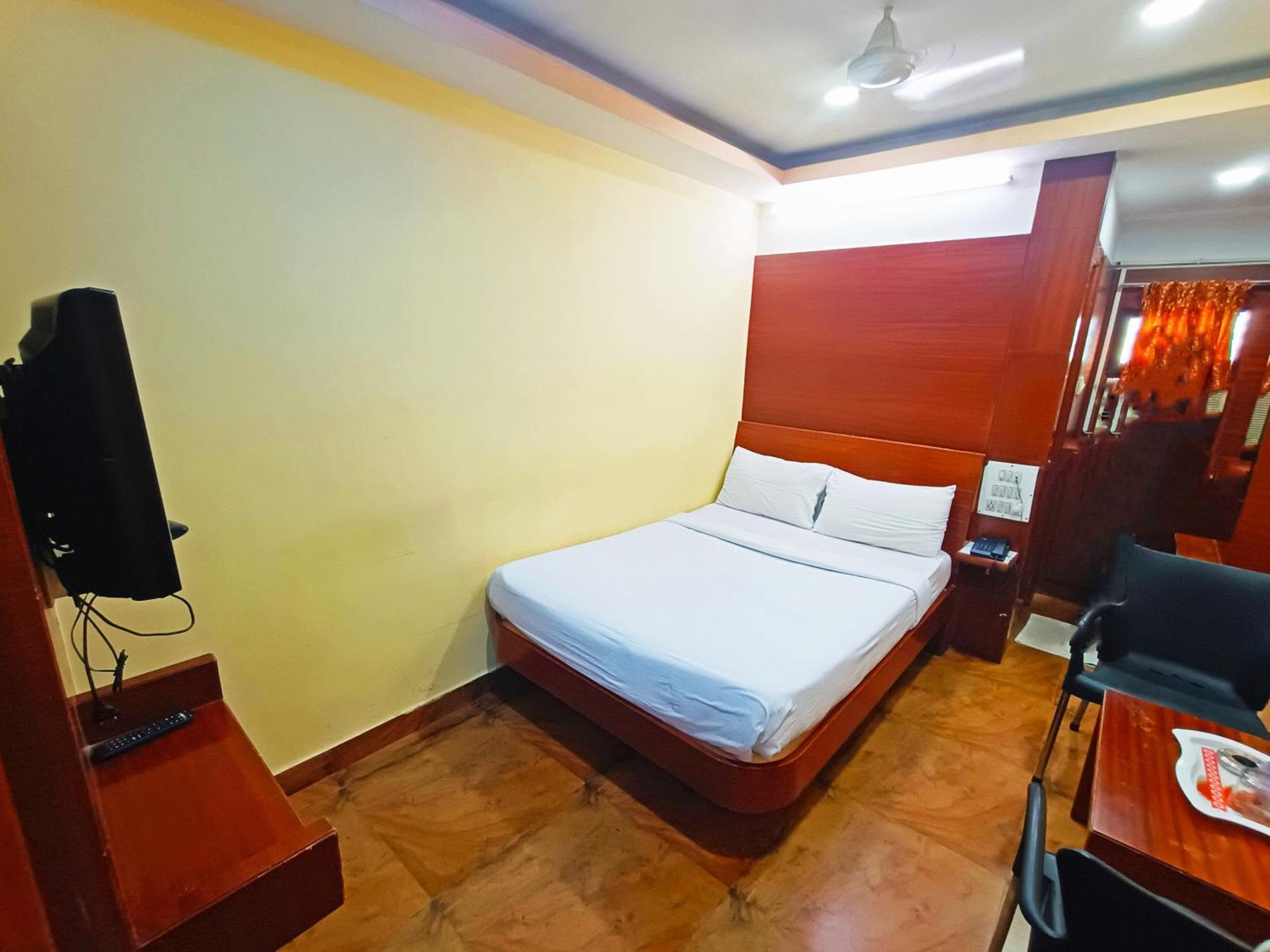 Pavithra Paradise Hotel Bangalore Exterior photo