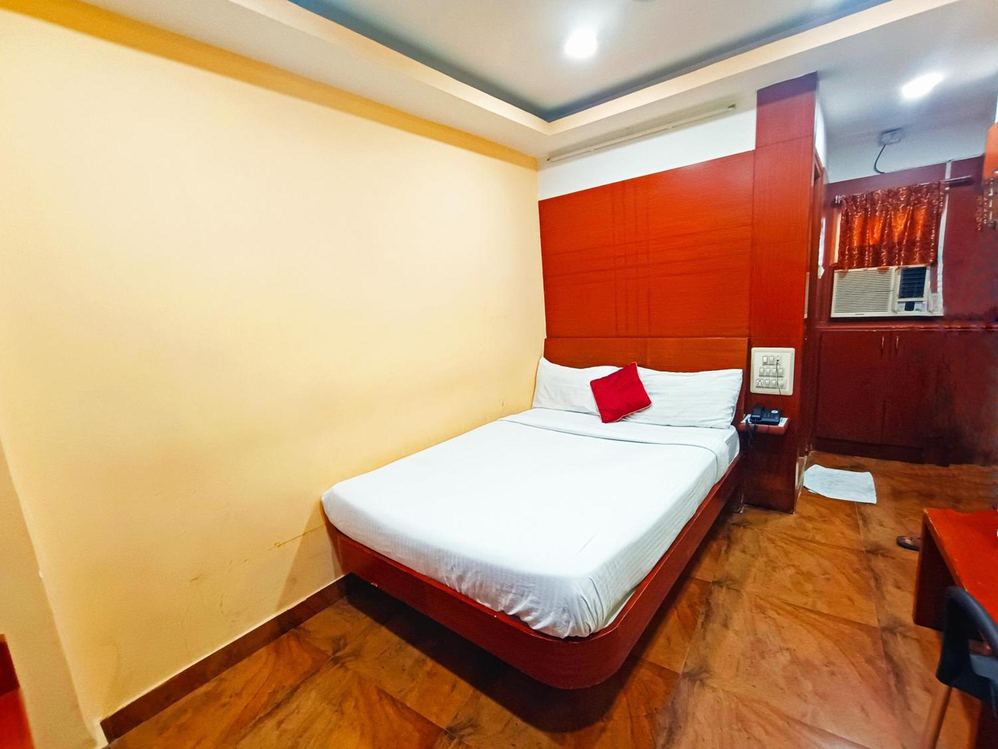 Pavithra Paradise Hotel Bangalore Exterior photo