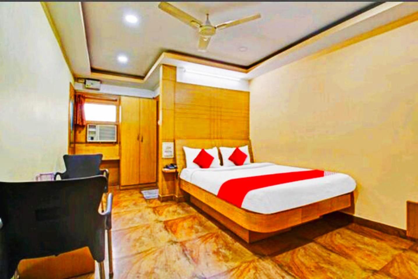 Pavithra Paradise Hotel Bangalore Exterior photo