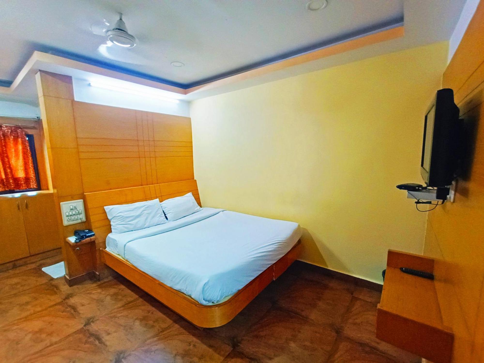 Pavithra Paradise Hotel Bangalore Exterior photo